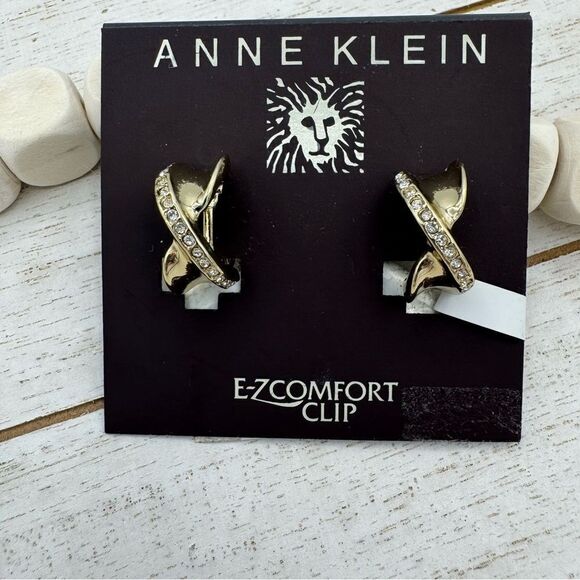 Anne Klein E-ZComfort Clip Gold CE Cry Crossover Hoops NWT - Picture 2 of 5
